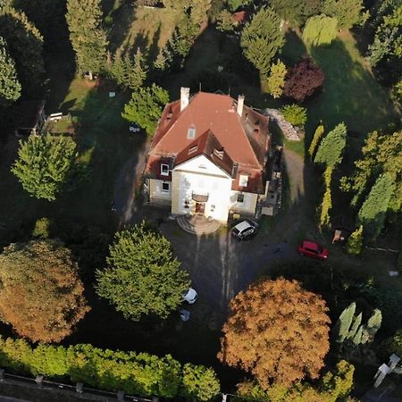 Ubytovani V Soukromi Rodinne Vily V Decine Exterior foto