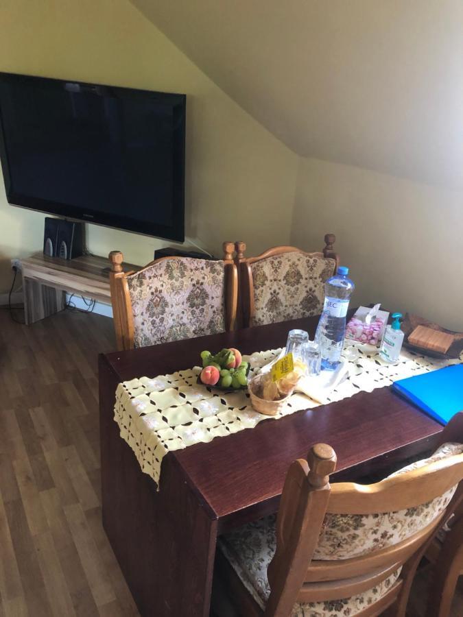 Ubytovani V Soukromi Rodinne Vily V Decine Exterior foto