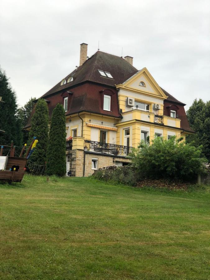 Ubytovani V Soukromi Rodinne Vily V Decine Exterior foto